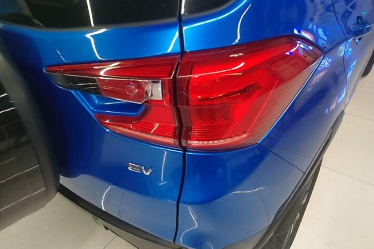 Used BYD Yuan New Energy 2019 EV535 Smart Connect Trendsetting Model Right Rear Taillight