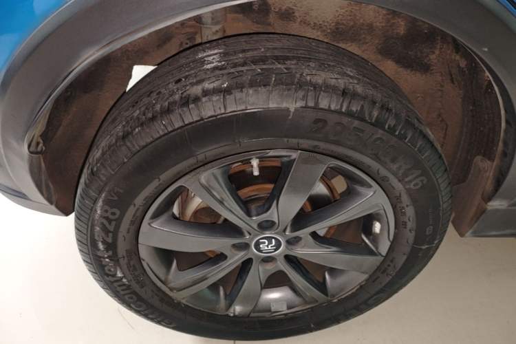 Used BYD Yuan New Energy 2019 EV535 Smart Connect Trendsetting Model Right Rear Wheel Hub