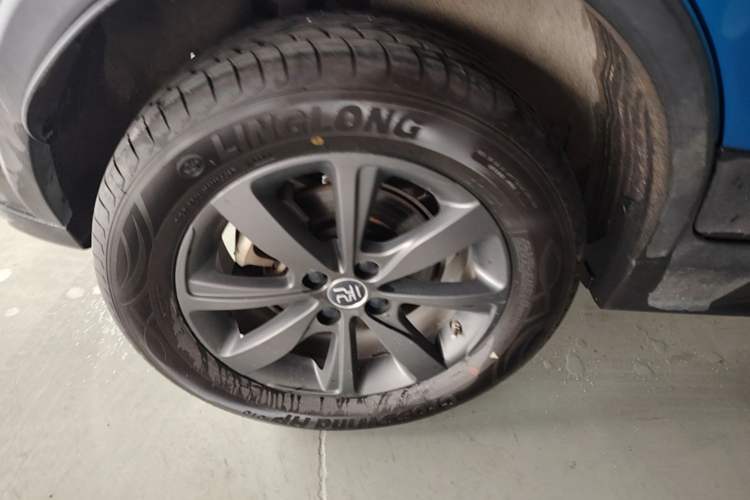 Used BYD Yuan New Energy 2019 EV535 Smart Connect Trendsetting Model Right Rear Wheel Hub