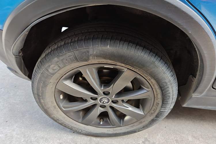Used BYD Yuan New Energy 2019 EV535 Smart Connect Trendsetting Model Right Rear Wheel Hub