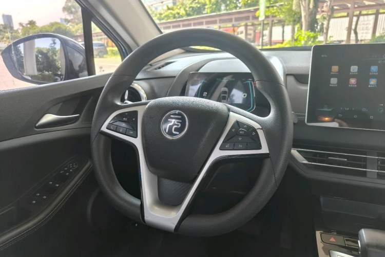 Used BYD Yuan New Energy 2019 EV535 Smart Connect Trendsetting Model Steering Wheel