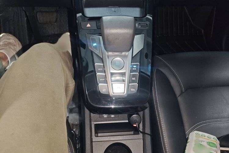 Used BYD Yuan New Energy 2019 EV535 Smart Connect Trendsetting Model Gear Lever