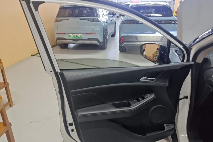 Used BYD Yuan New Energy 2019 EV535 Smart Connect Trendsetting Model Interior 5