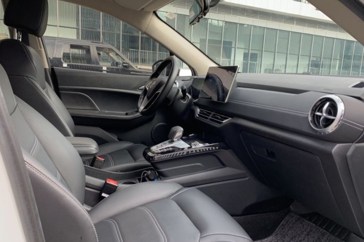 Used BYD Yuan New Energy 2019 EV535 Smart Connect Trendsetting Model Right Front Seat