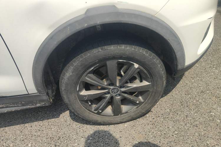 Used BYD Yuan New Energy 2019 EV535 Smart Connect Trendsetting Model Right Front Wheel Hub