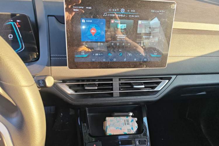 Used BYD Yuan New Energy 2019 EV535 High-Energy Leading Edition Audio And AC Panel