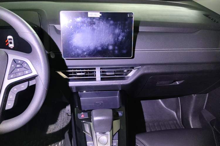 Used BYD Yuan New Energy 2019 EV535 High-Energy Leading Edition Audio And AC Panel