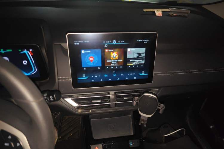 Used BYD Yuan New Energy 2019 EV535 High-Energy Leading Edition Audio And AC Panel