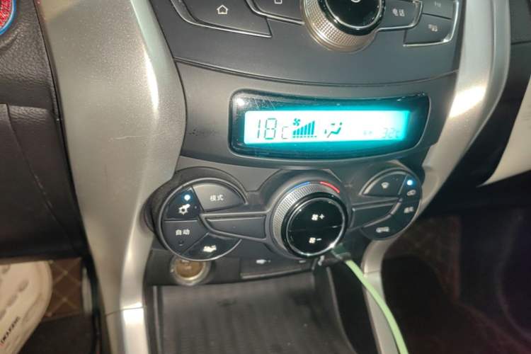 Used BYD Yuan New Energy 2019 EV360 Smart Connect Leading Model Audio And AC Panel
