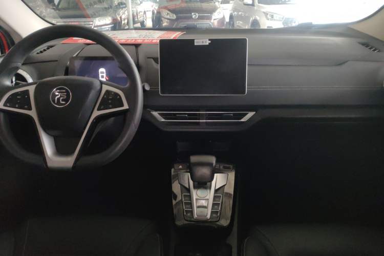 Used BYD Yuan New Energy 2019 EV535 Smart Connect Trendsetting Model Audio And AC Panel