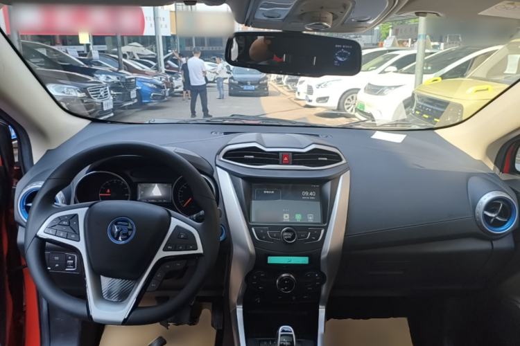 Used BYD Yuan New Energy 2019 EV360 Smart Connect Leading Model Center Console