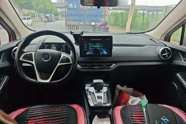 Used BYD Yuan New Energy 2019 EV535 Smart Connect Trendsetting Model Center Console