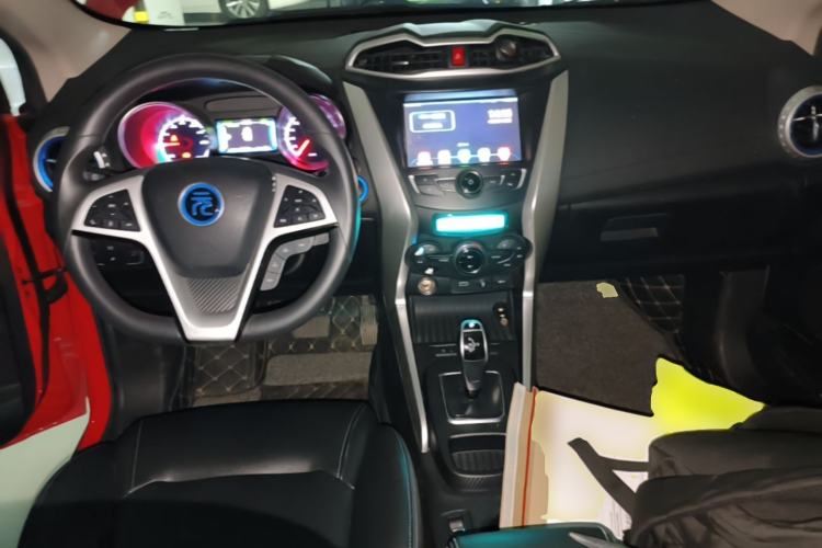 Used BYD Yuan New Energy 2019 EV360 Smart Connect Elite Model Center Console