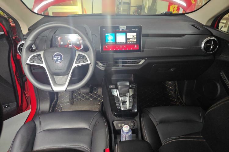 Used BYD Yuan New Energy 2019 EV360 Smart Connect Luxurious Model Center Console