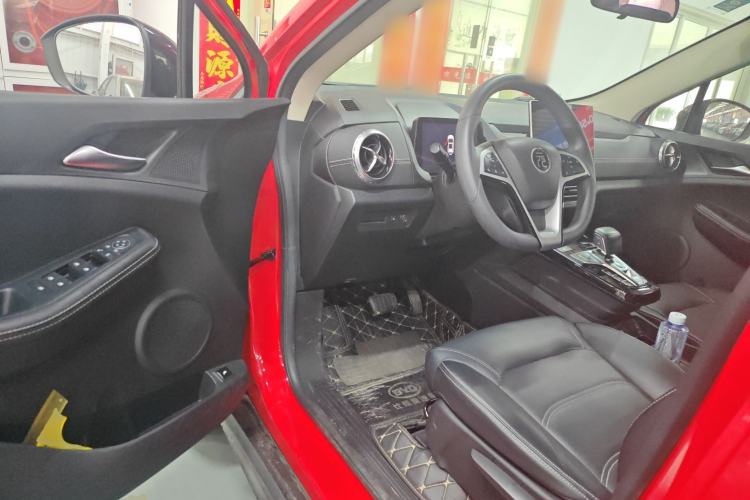 Used BYD Yuan New Energy 2019 EV360 Smart Connect Luxurious Model Driver Seat