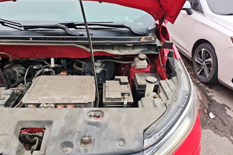 Used BYD Yuan New Energy 2019 EV535 Smart Connect Trendsetting Model Engine Bay Left
