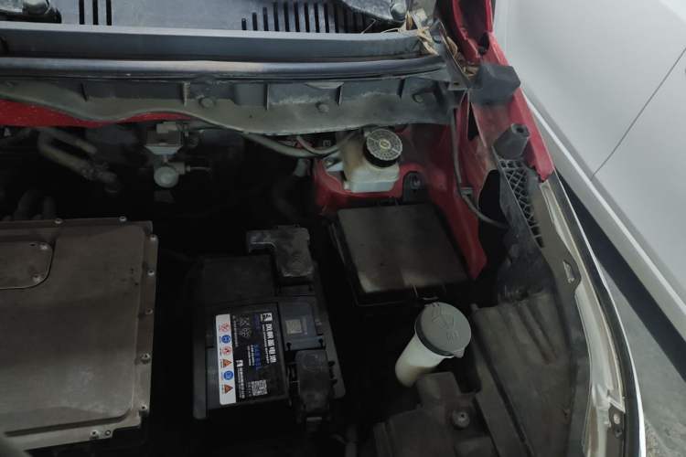 Used BYD Yuan New Energy 2019 EV360 Smart Connect Luxurious Model Engine Bay Left