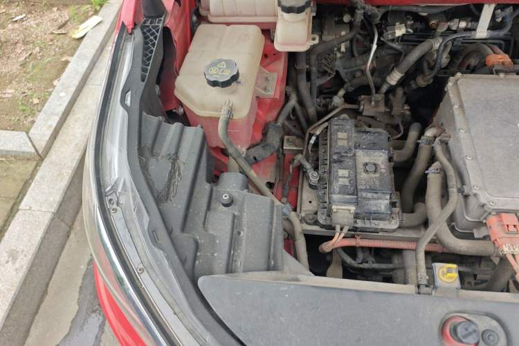 Used BYD Yuan New Energy 2019 EV535 Smart Connect Trendsetting Model Engine Bay Right