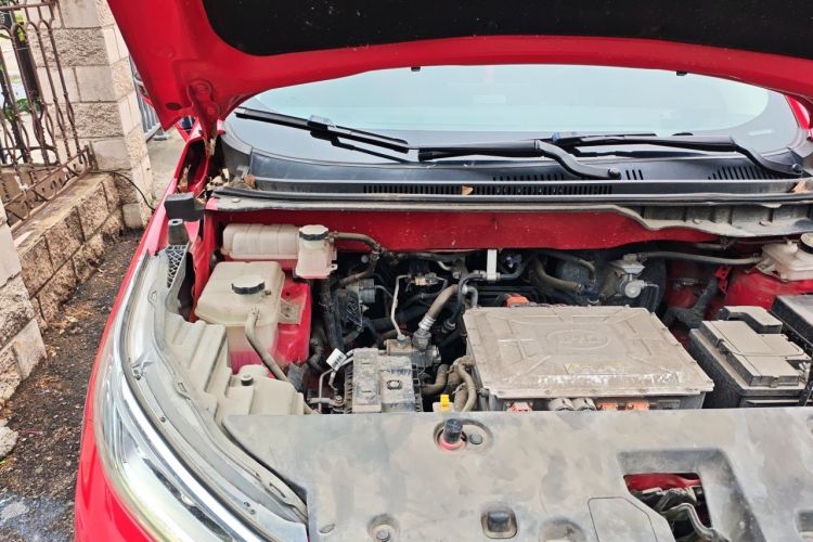 Used BYD Yuan New Energy 2019 EV535 Smart Connect Trendsetting Model Engine Bay Right