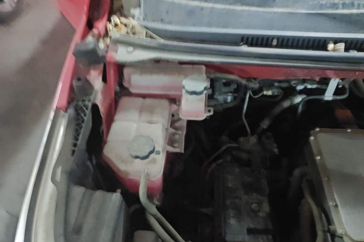 Used BYD Yuan New Energy 2019 EV360 Smart Connect Luxurious Model Engine Bay Right