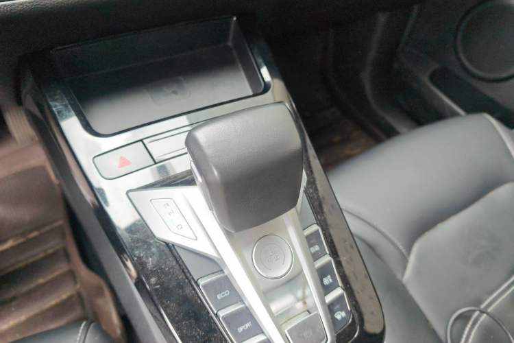 Used BYD Yuan New Energy 2019 EV535 Smart Connect Trendsetting Model Gear Lever