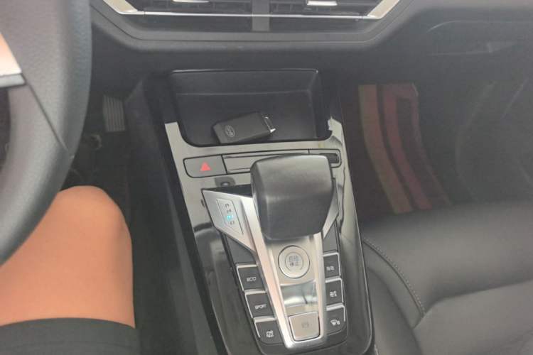 Used BYD Yuan New Energy 2019 EV535 Smart Connect Trendsetting Model Gear Lever