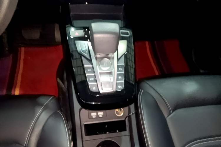 Used BYD Yuan New Energy 2019 EV535 Smart Connect Trendsetting Model Gear Lever
