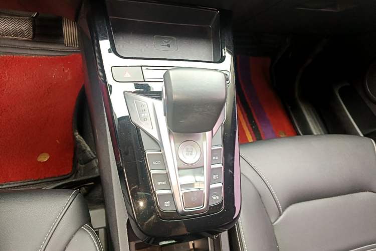 Used BYD Yuan New Energy 2019 EV535 Smart Connect Trendsetting Model Gear Lever