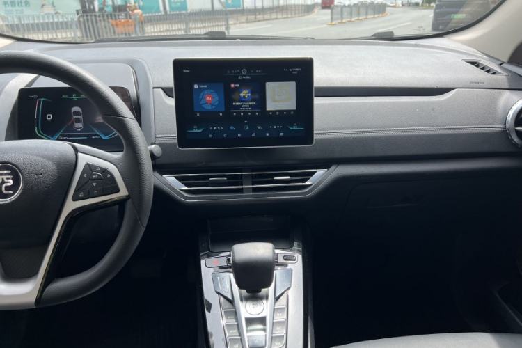 Used BYD Yuan New Energy 2019 EV535 Smart Connect Trendsetting Model Interior 4