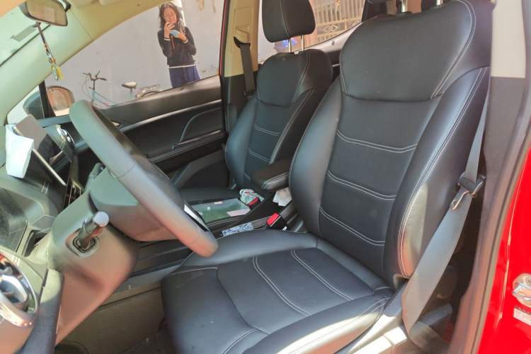 Used BYD Yuan New Energy 2019 EV360 Smart Connect Luxurious Model Left Front Seat