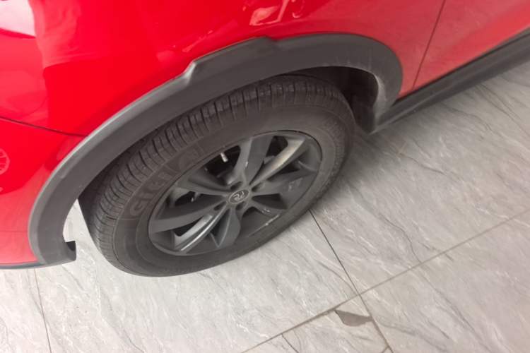 Used BYD Yuan New Energy 2019 EV535 Smart Connect Trendsetting Model Left Front Wheel Hub