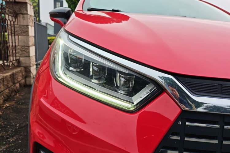 Used BYD Yuan New Energy 2019 EV535 Smart Connect Trendsetting Model Right Front Headlight