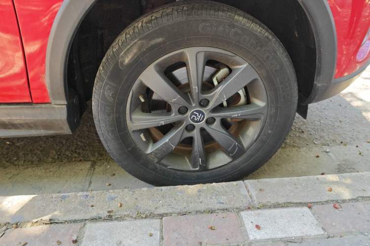 Used BYD Yuan New Energy 2019 EV360 Smart Connect Luxurious Model Right Front Wheel Hub