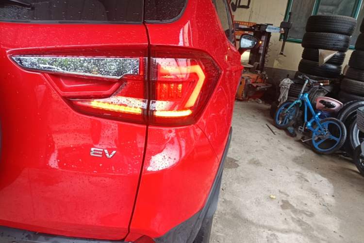 Used BYD Yuan New Energy 2019 EV360 Smart Connect Enjoyment Model Right Rear Taillight