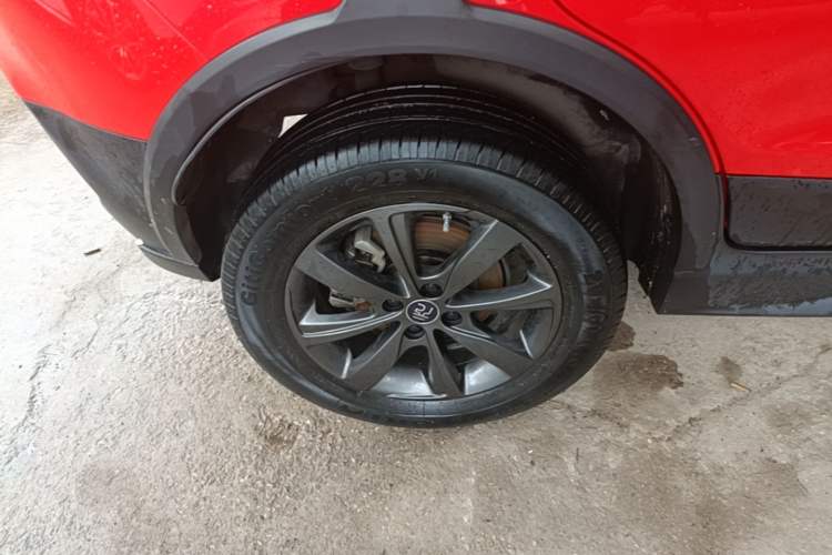 Used BYD Yuan New Energy 2019 EV360 Smart Connect Enjoyment Model Right Rear Wheel Hub