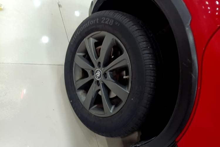 Used BYD Yuan New Energy 2019 EV535 Smart Connect Trendsetting Model Right Rear Wheel Hub
