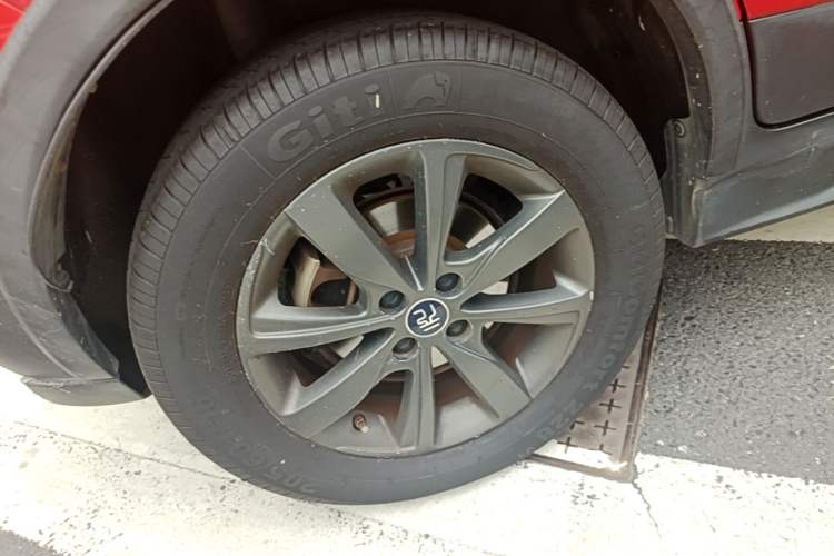 Used BYD Yuan New Energy 2019 EV535 Smart Connect Trendsetting Model Right Rear Wheel Hub