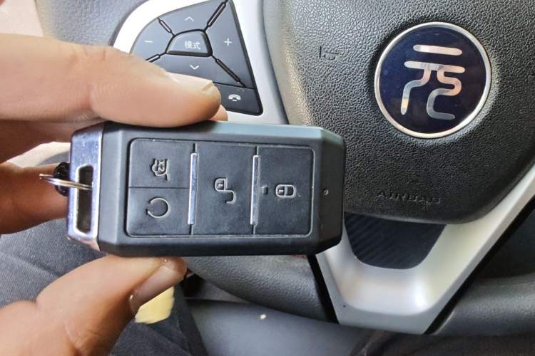Used BYD Yuan New Energy 2019 EV360 Smart Connect Luxurious Model Vehicle Key