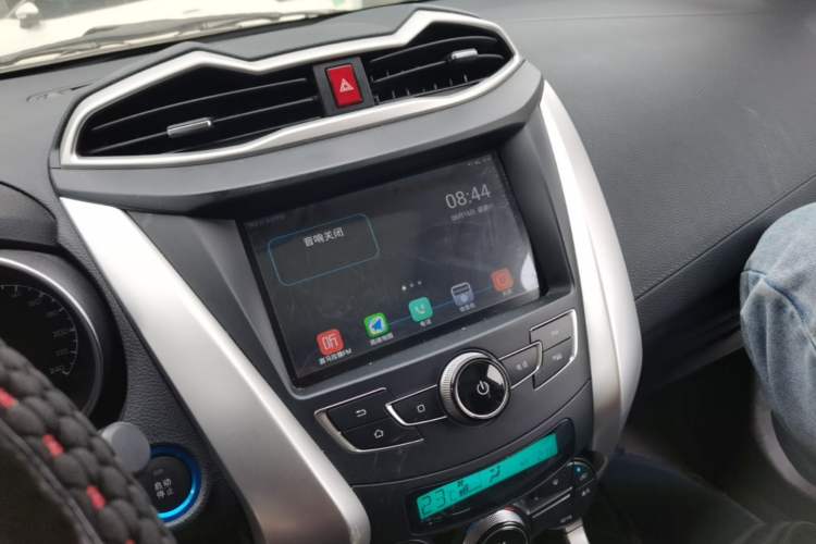 Used BYD Yuan New Energy 2019 EV360 Smart Connect Leading Model Audio And AC Panel