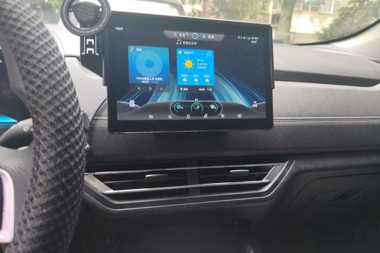 Used BYD Yuan New Energy 2019 EV360 Smart Connect Enjoyment Model Audio And AC Panel
