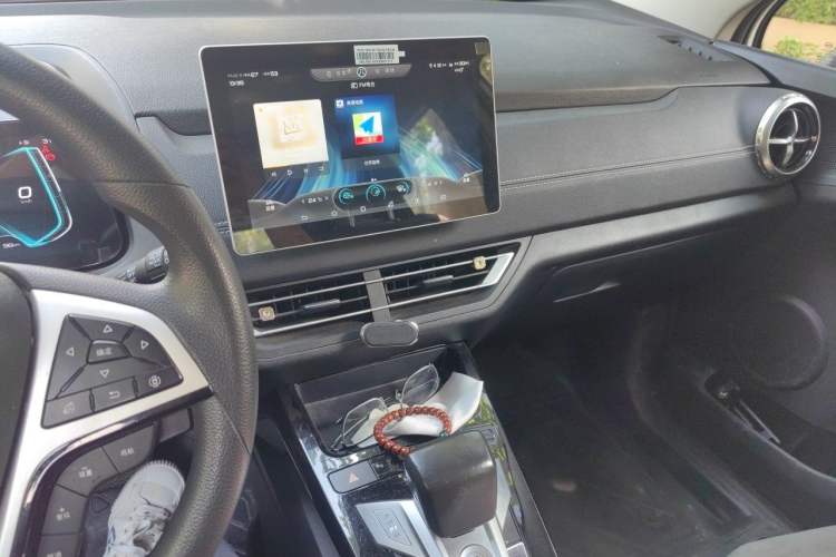 Used BYD Yuan New Energy 2019 EV535 High-Energy Leading Edition Audio And AC Panel