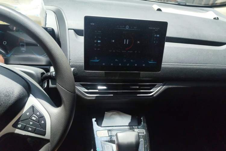 Used BYD Yuan New Energy 2019 EV535 Smart Connect Trendsetting Model Audio And AC Panel