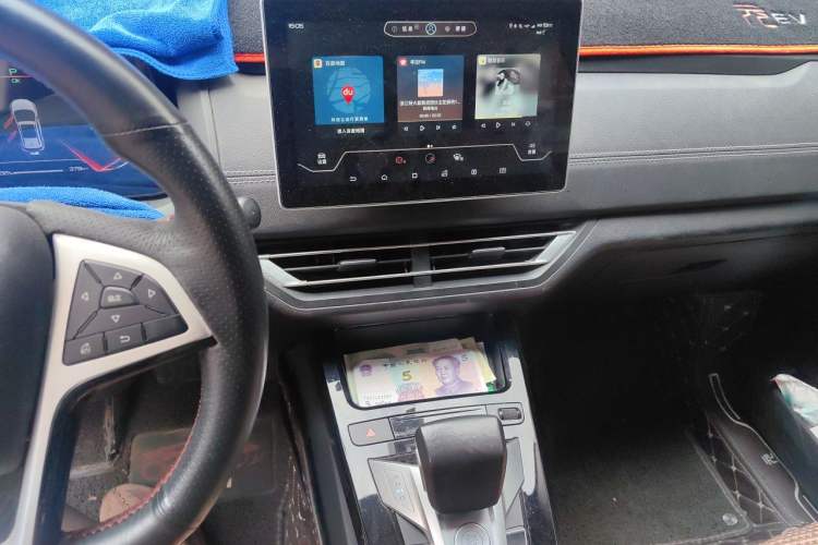 Used BYD Yuan New Energy 2019 EV535 Smart Connect Trendsetting Model Audio And AC Panel