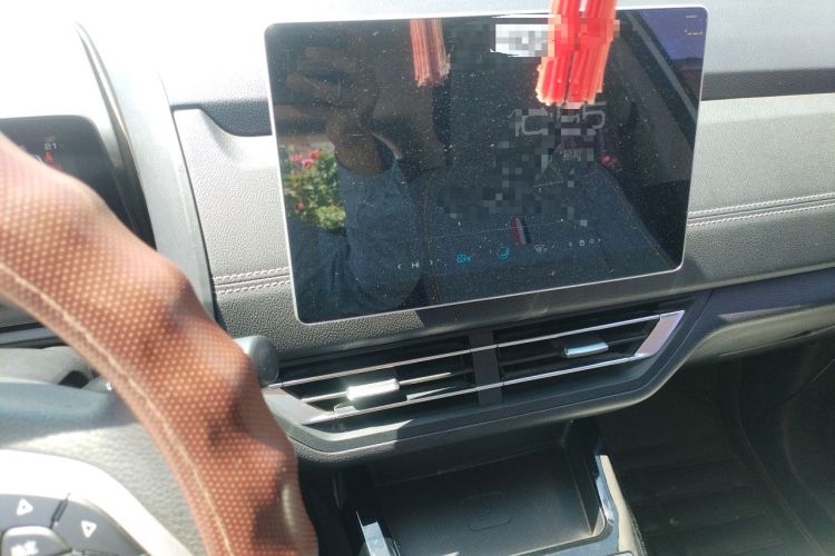 Used BYD Yuan New Energy 2019 EV535 Smart Connect Trendsetting Model Audio And AC Panel