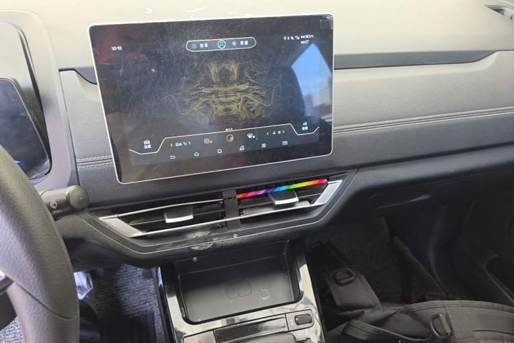 Used BYD Yuan New Energy 2019 EV360 Smart Connect Luxurious Model Audio And AC Panel