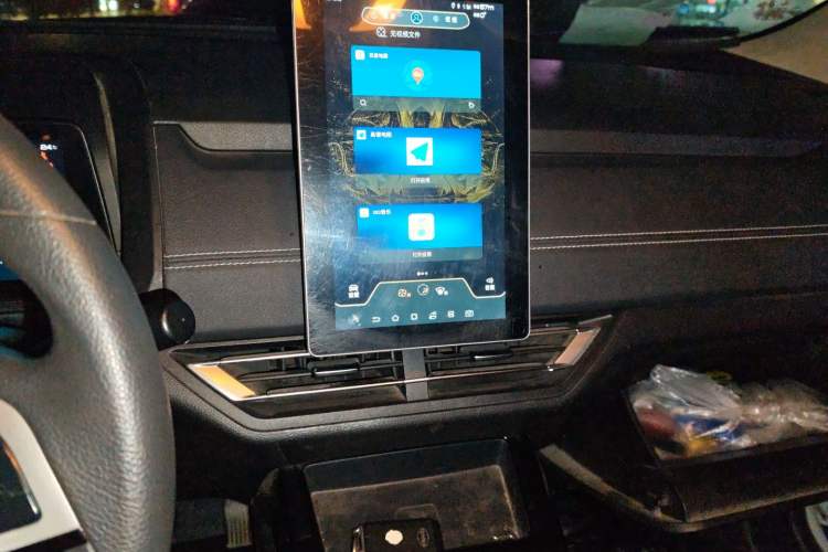 Used BYD Yuan New Energy 2019 EV535 Smart Connect Trendsetting Model Audio And AC Panel