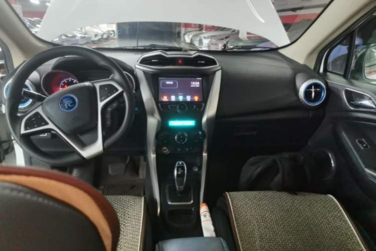 Used BYD Yuan New Energy 2019 EV360 Smart Connect Leading Model Audio And AC Panel