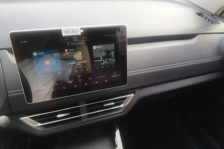 Used BYD Yuan New Energy 2019 EV535 Smart Connect Trendsetting Model Audio And AC Panel