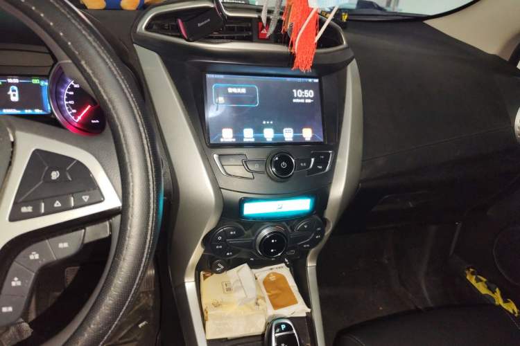 Used BYD Yuan New Energy 2019 EV360 Smart Connect Leading Model Audio And AC Panel