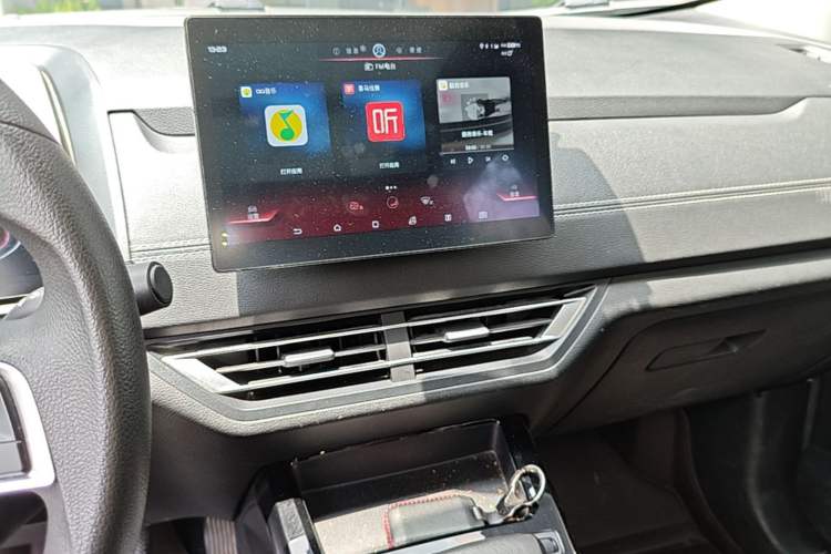 Used BYD Yuan New Energy 2019 EV360 Smart Connect Enjoyment Model Audio And AC Panel